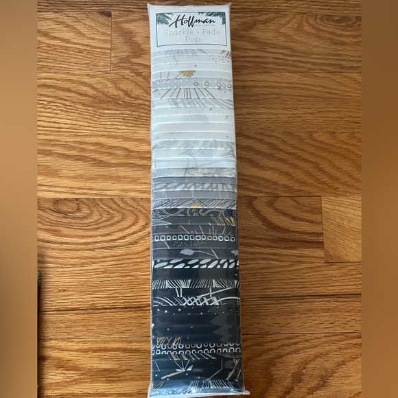 Fabric Jelly Roll 2.5 inch strips Quilting Hoffman Sparkle + Fade Pop - Picture 2 of 6
